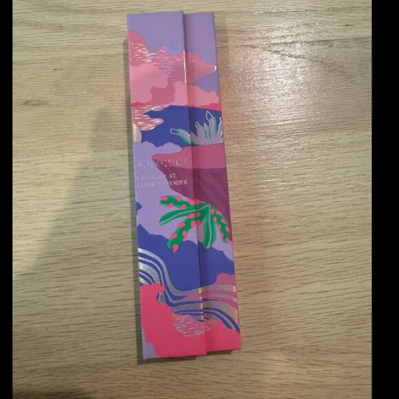 Kaleidos Lunar Lavender Futurism Eyeshadow Palette - Picture 3 of 3